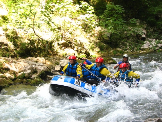  Rafting en el río Lao 